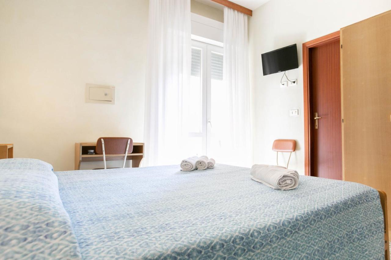 Hotel Ischia Римини Экстерьер фото