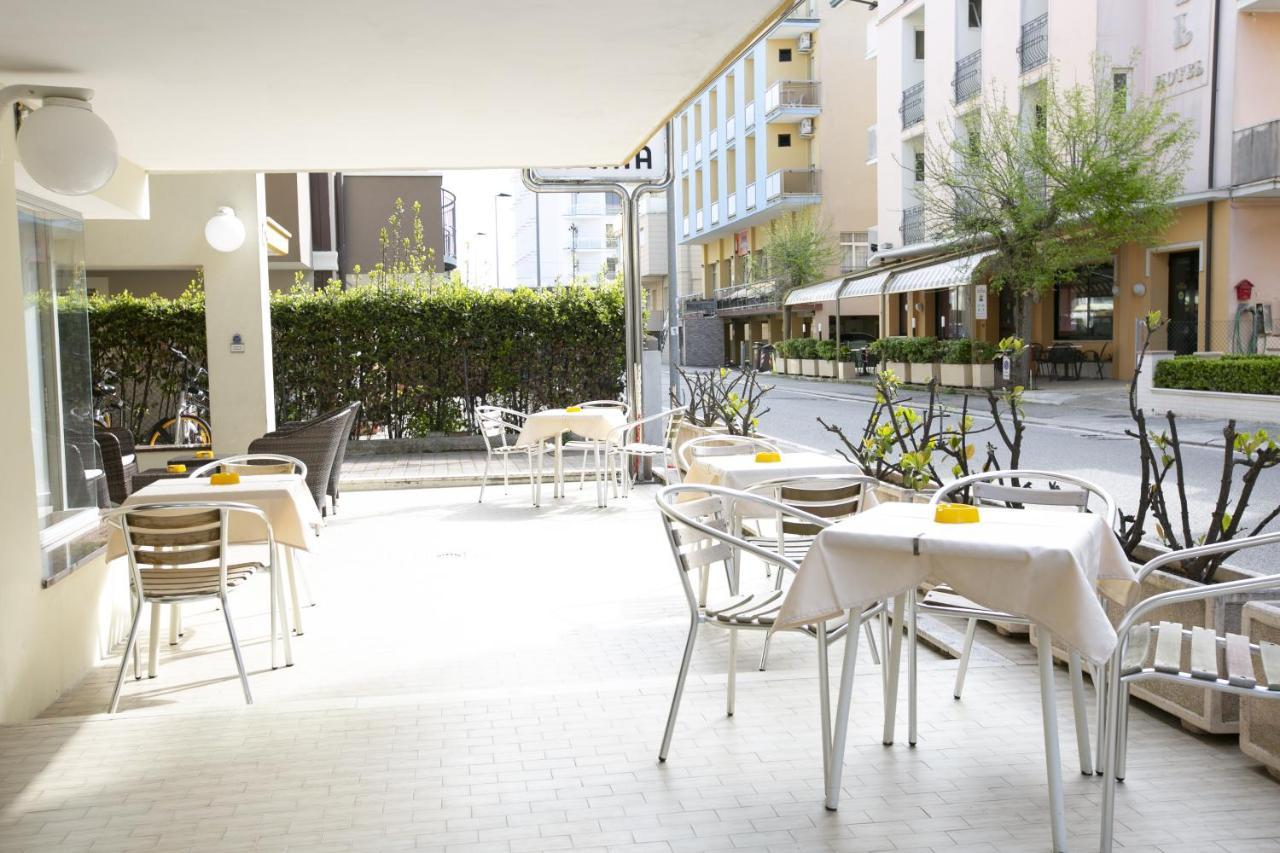 Hotel Ischia Римини Экстерьер фото