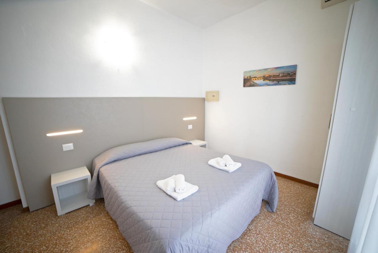 Hotel Ischia Римини Экстерьер фото